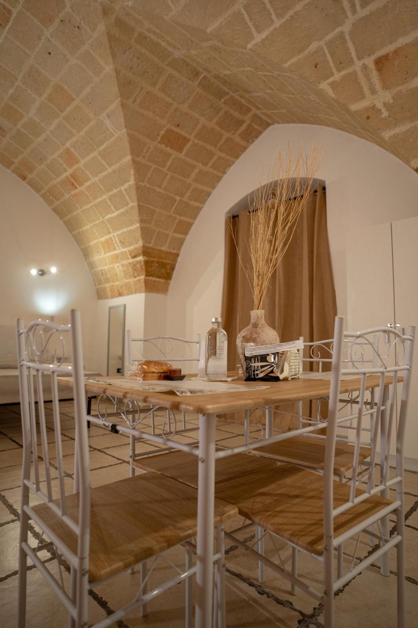 History Station Apartment Brindisi Exterior photo